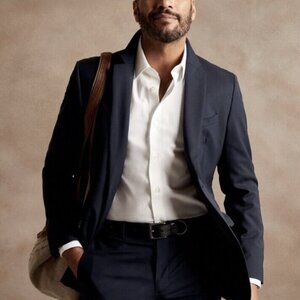 Banana Republic Suit - Size 38 with 30x30 Pants - NWOT